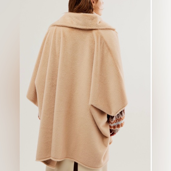 NWT Free People Starlett Faux Fur Poncho - Picture 3 of 9